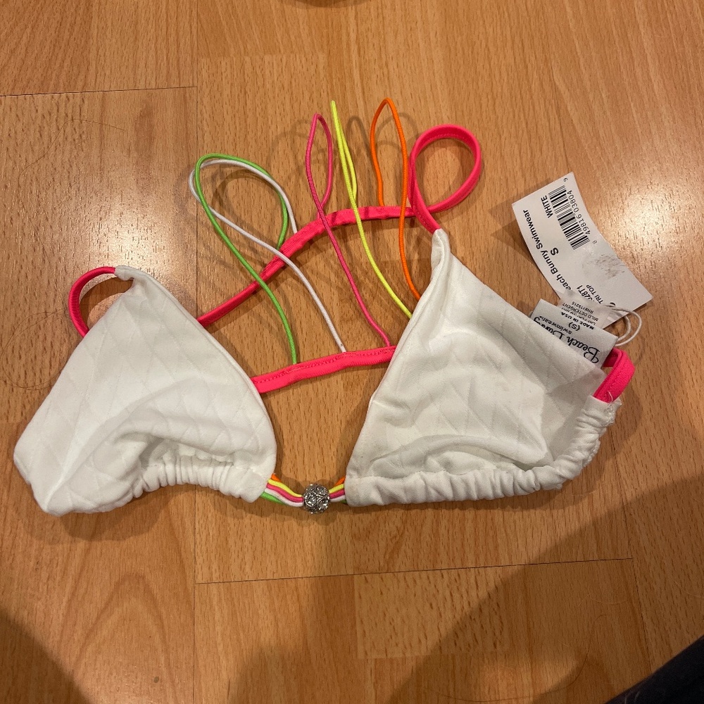 BEACH BUNNY BIKINI TOP